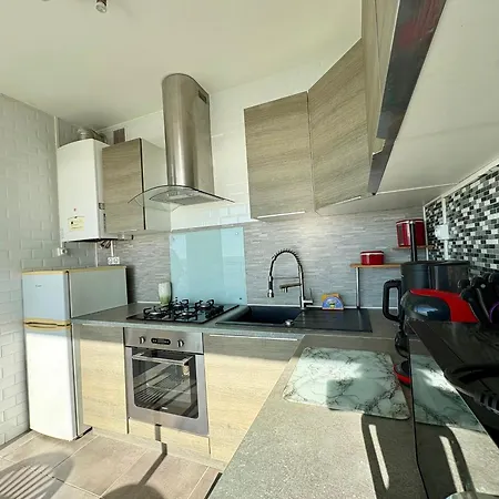 Apartment Lumineux Avec Alcove, Balcon Face Mer, Parking Prive